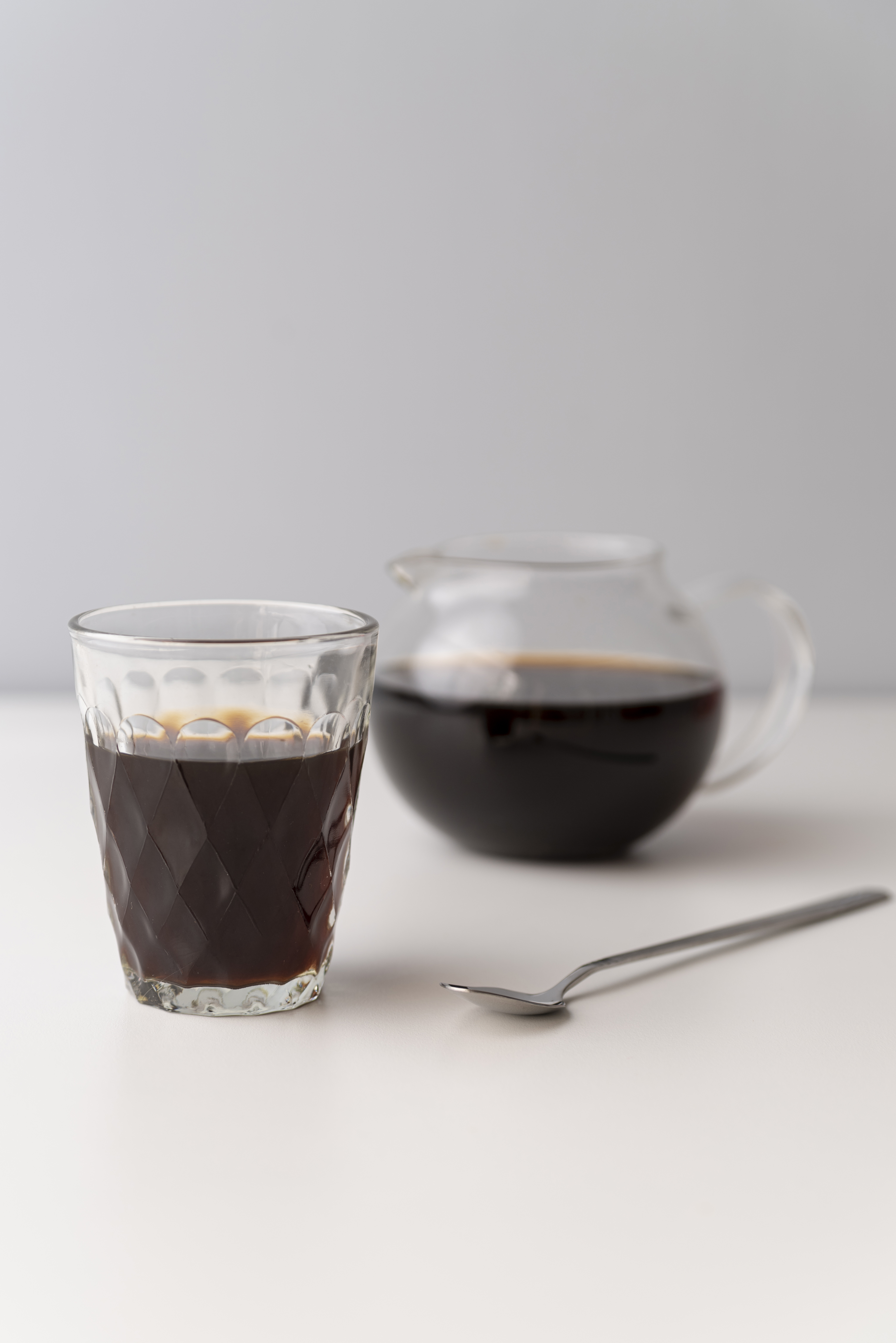 Schwarzer Kaffee in Kanne - Hintergrund